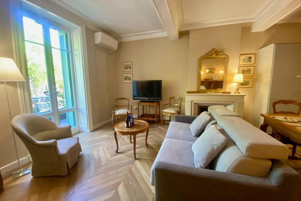 L'Historien - Avec Balcon Coeur De Nimes Apartment Bagian luar foto