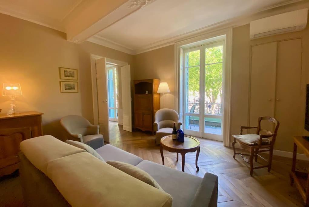 L'Historien - Avec Balcon Coeur De Nimes Apartment Bagian luar foto
